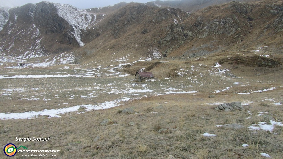 04 baita alla piana dell'acqua nera.JPG